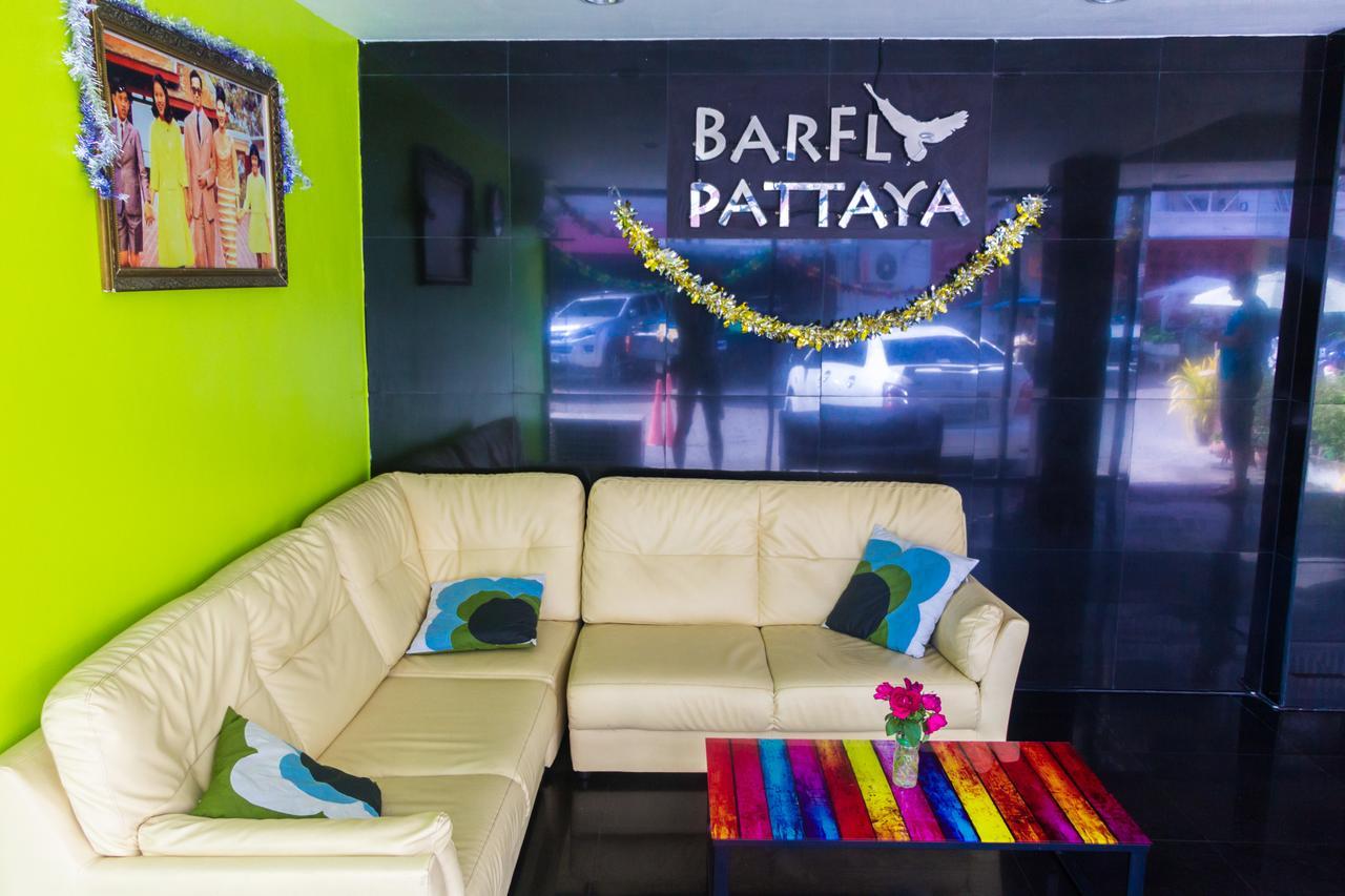 Отель Barfly Pattaya Джомтьен Экстерьер фото